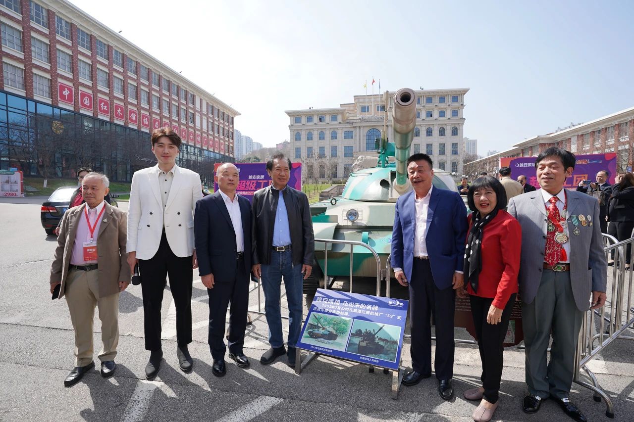 湖南省家具行業(yè)協(xié)會(huì),家具行業(yè)協(xié)會(huì),家具行業(yè) 湖南省家具行業(yè)協(xié)會(huì),家具行業(yè)協(xié)會(huì),家具行業(yè)